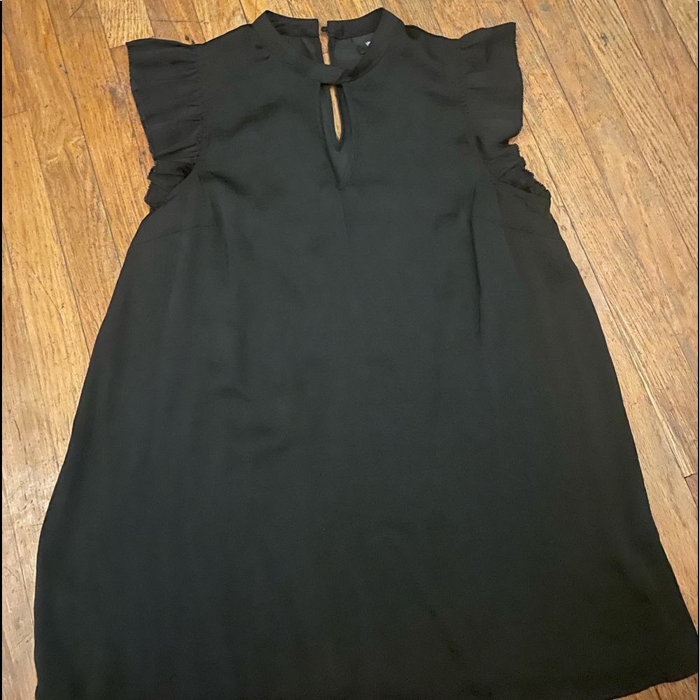 Black sleeveless blouse